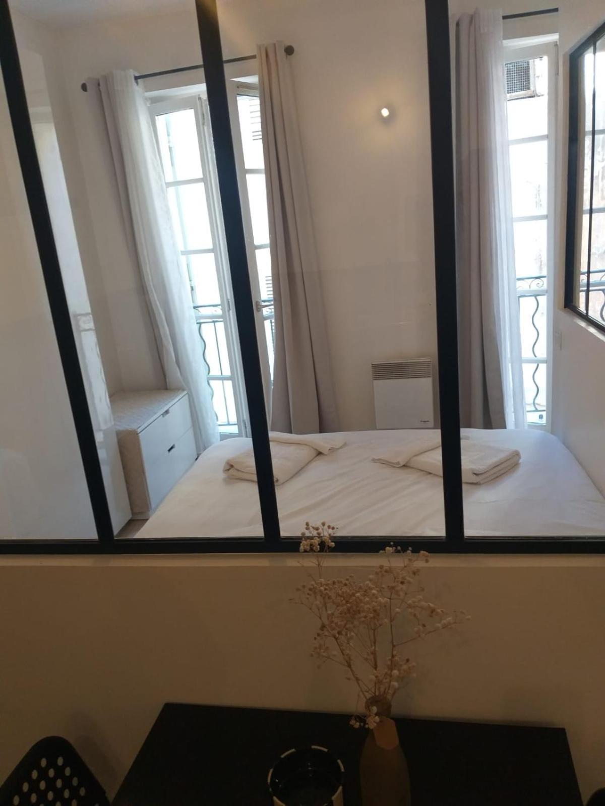 Appartamento Beau Loft Au Coeur De Tolone Esterno foto