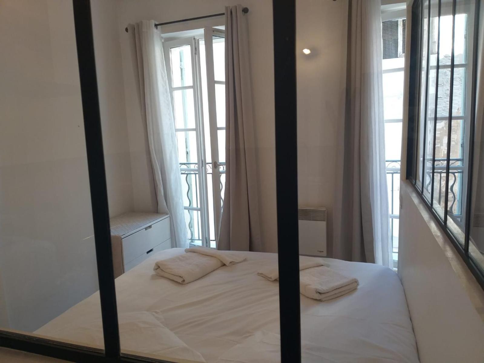 Appartamento Beau Loft Au Coeur De Tolone Esterno foto